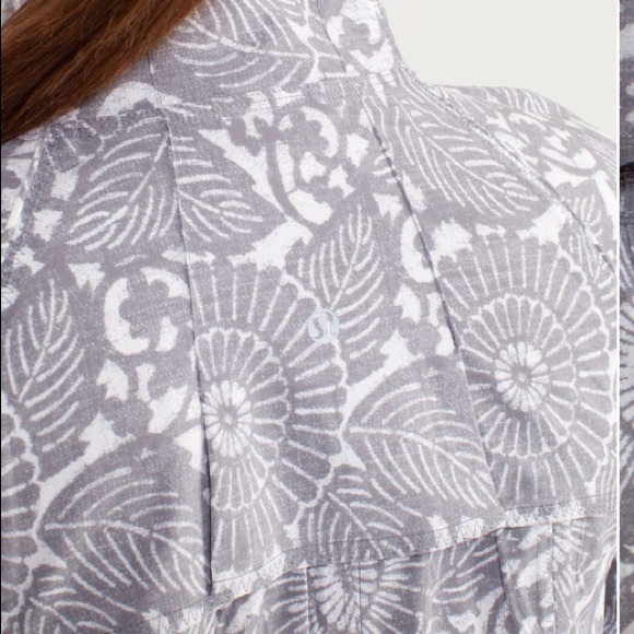 Lululemon Run: Travel To Track Jacket - Picture 3 of 11